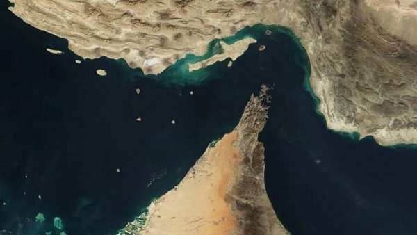     تنگه هرمز بسته شد
